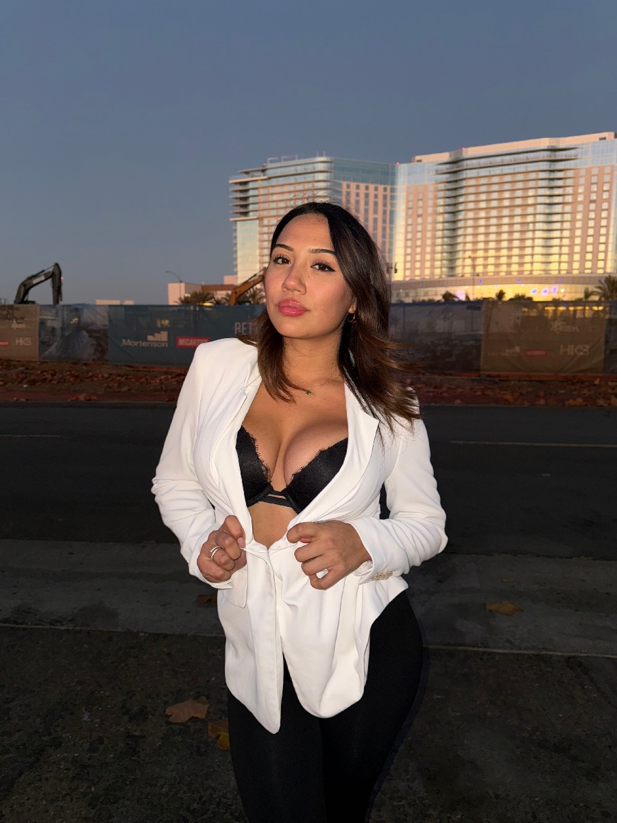 Take a pause and enjoy Ali Cruz — streaming from Juba