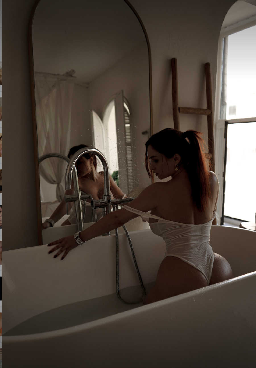 A playful frame from Miranda Faith nude — online in Juba