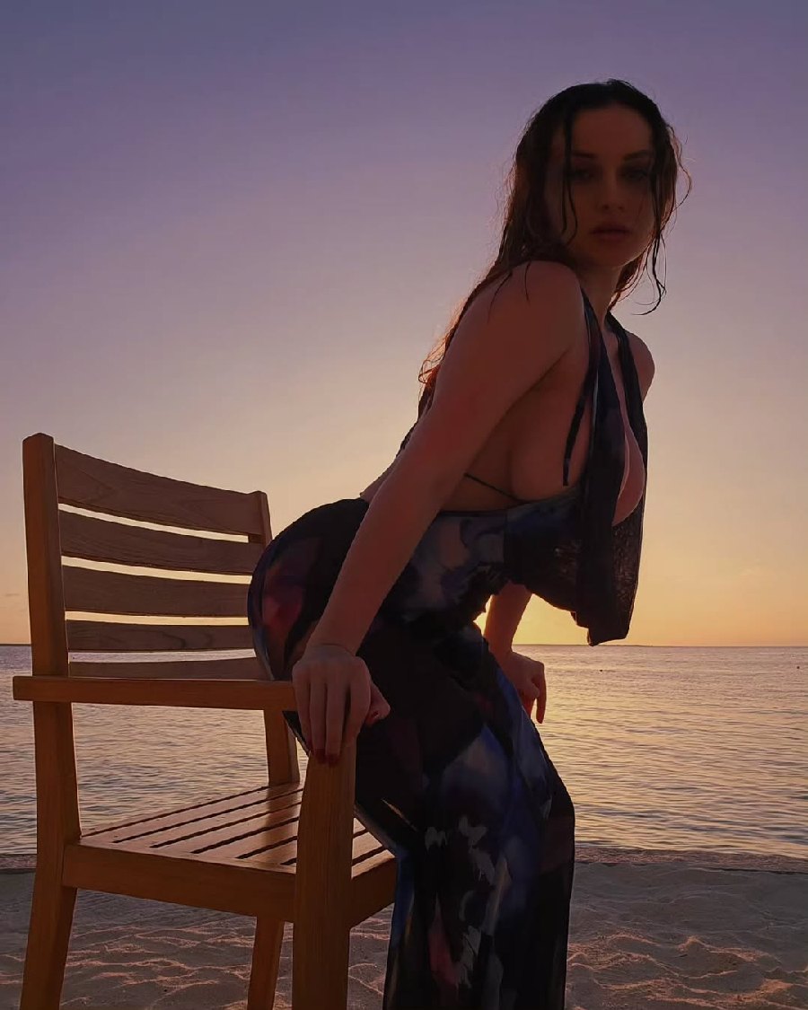 Sexy girl Miranda Faith nude in Juba