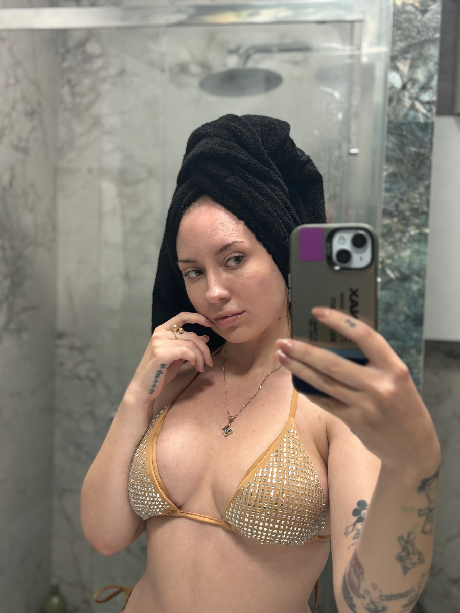 Nude girl KateV in Juba